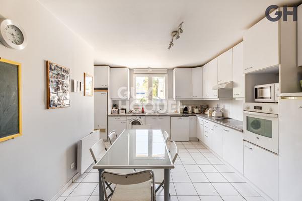 MAISON FAMILIALE AVEC SOUS-SOL DE 7 PIECES (173 m²) à SOISY-SUR-SEINE