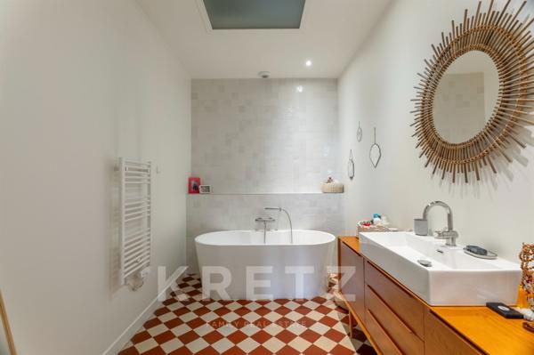 Maison familiale rénovée 201 m², 5 CH, piscine 6x3m, Tropézienne