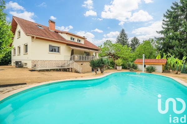 Maison 10 pièces de 273 m² à Vinay (38470)