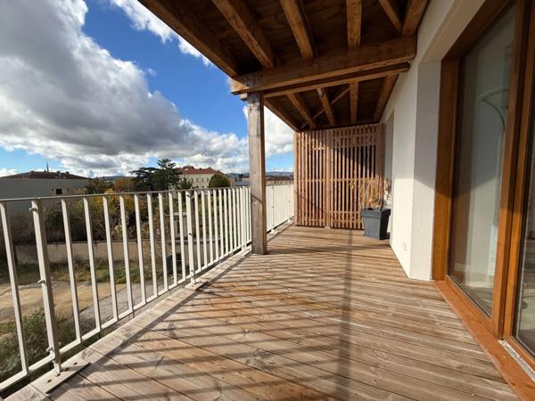 Appartement T3 de 69 m² avec balcon de 16 m²