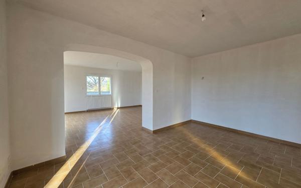 Maison à vendre    6 pièces •  Savasse