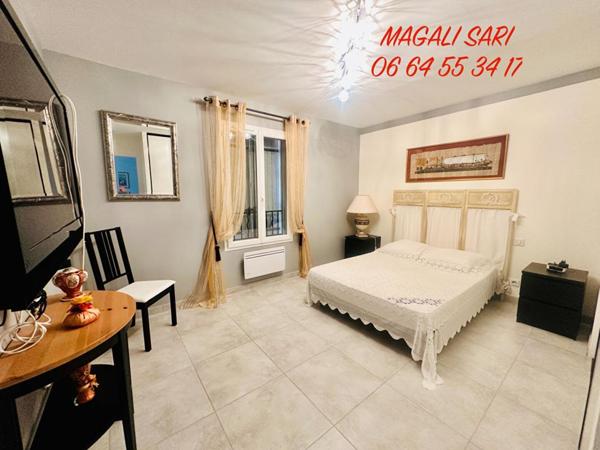 Villa Saint Hilaire De Brethmas 6 pièce(s) 158 m2 + Piscine