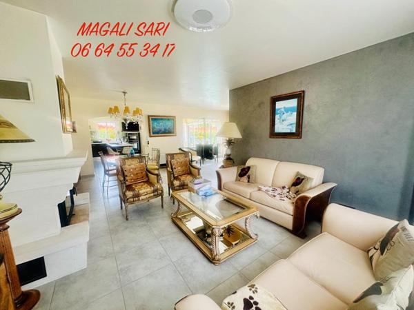 Villa Saint Hilaire De Brethmas 6 pièce(s) 158 m2 + Piscine