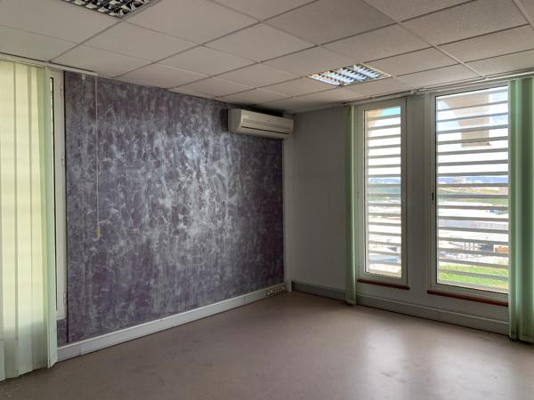 Achat local commercial près de Fort-de-France - 2500 m² - 2 500 000 €