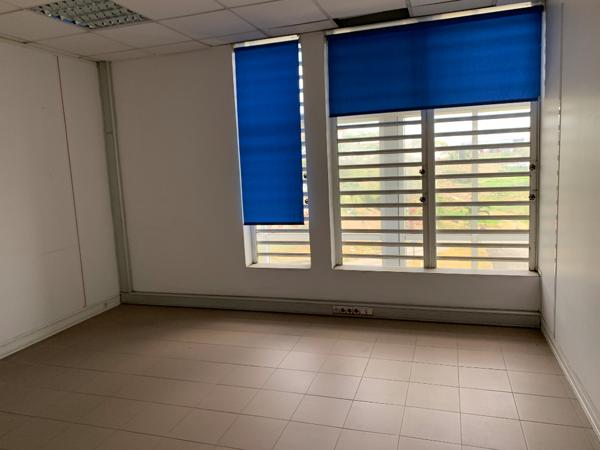 Achat local commercial près de Fort-de-France - 2500 m² - 2 500 000 €