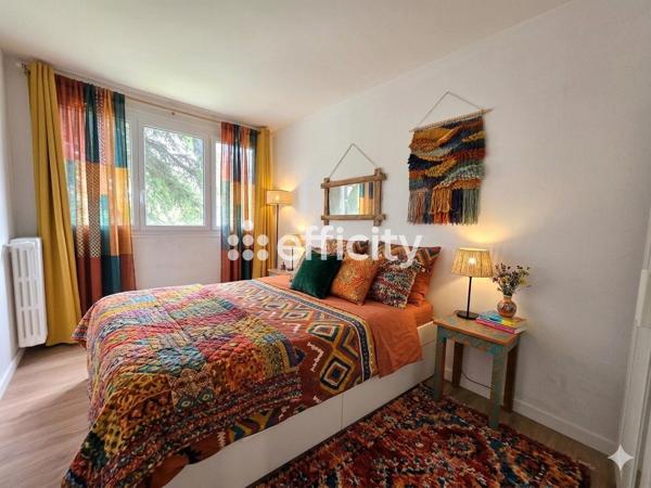 Appartement
         2 pièces
        - 47 m² 288 000 € *