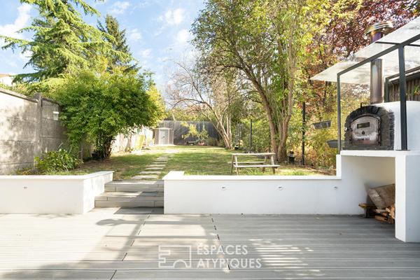 Maison contemporaine avec jardin et terrasse