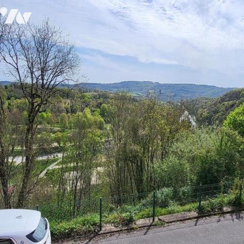 Maison d'habitation à vendre dans le centre de Châteauneuf du Faou, Finistère 29