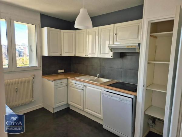 Appartement à louer 4 pièces 75m²