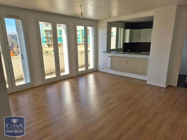 Appartement à louer 4 pièces 75m²