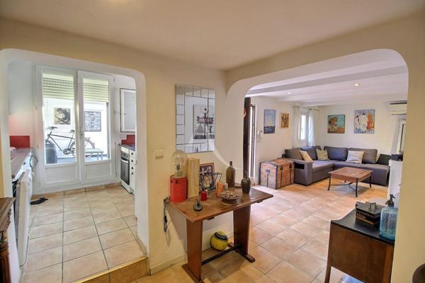 MAISON DE VILLE 85m² AVEC 2 CHAMBRES ET JARDIN