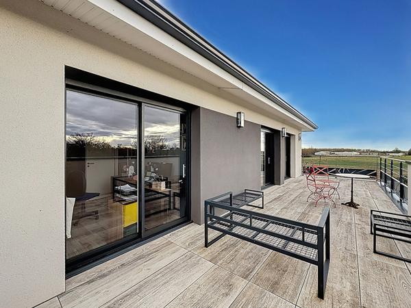 Maison contemporaine de standing,158 m², Terrain 1 540 m² ,Piscine -Faramans