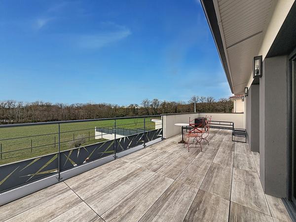 Maison contemporaine de standing,158 m², Terrain 1 540 m² ,Piscine -Faramans