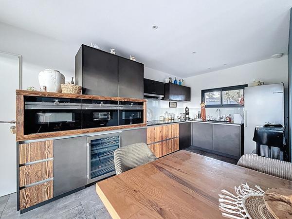 Maison contemporaine de standing,158 m², Terrain 1 540 m² ,Piscine -Faramans