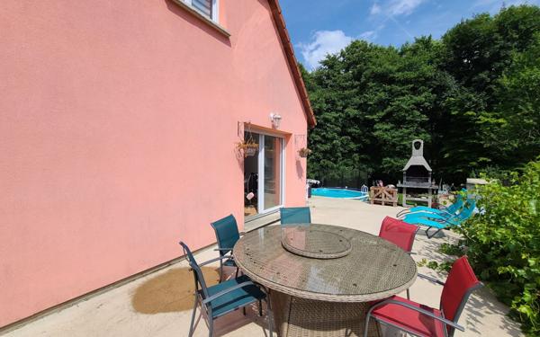 Maison à vendre    5 pièces •  Plancher-Bas