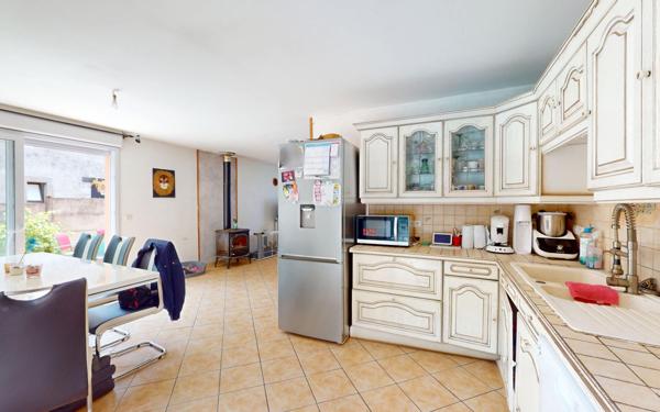 Maison à vendre    5 pièces •  Plancher-Bas