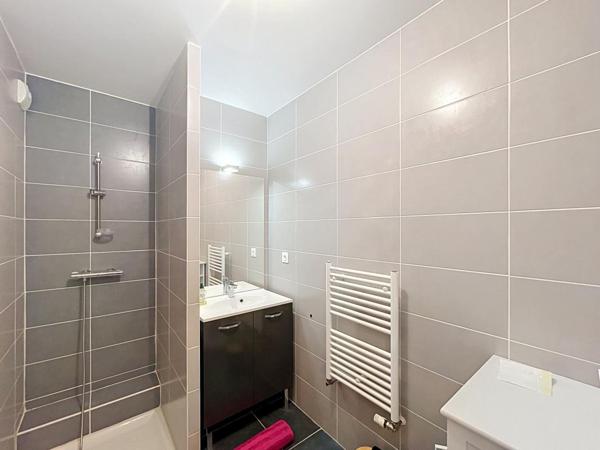 T2 – 43.70 m² – MEUBLE – TERRASSE – GARAGE – 69300 – CALUIRE