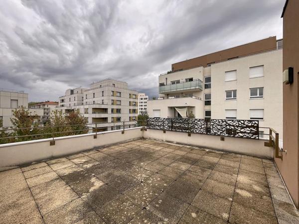 T2 – 43.70 m² – MEUBLE – TERRASSE – GARAGE – 69300 – CALUIRE