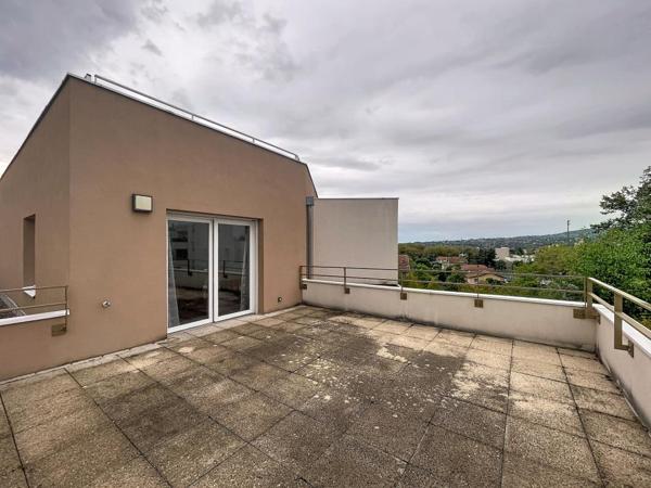 T2 – 43.70 m² – MEUBLE – TERRASSE – GARAGE – 69300 – CALUIRE