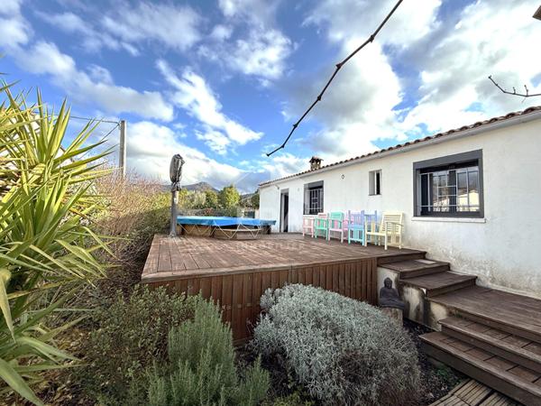 A VENDRE 13530 TRETS MAISON PLAIN PIED T5 DE 110M² SUR 530M² DE JARDIN AVEC PISCINE