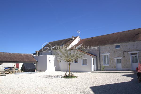 Maison en pierre de 230 m²