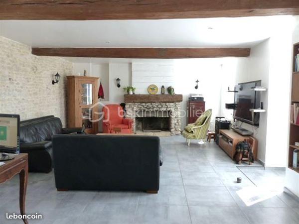 Maison en pierre de 230 m²