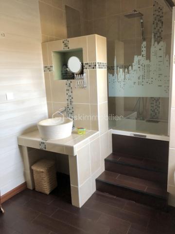 Maison en pierre de 230 m²