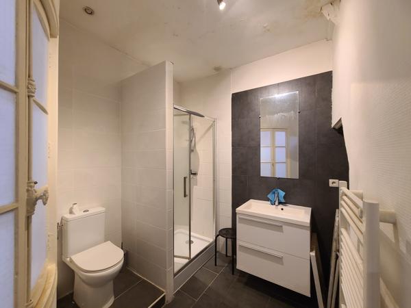 Appartement de type T1, rénové, d'une superficie de 31 m2 habitable