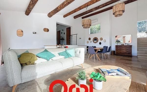 Maison à vendre    6 pièces •  Le Beausset