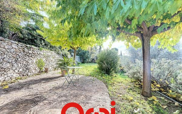 Maison à vendre    6 pièces •  Le Beausset