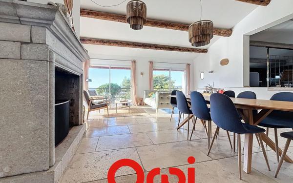 Maison à vendre    6 pièces •  Le Beausset