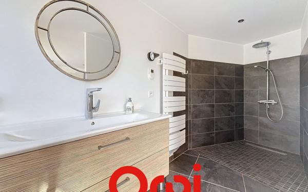 Maison à vendre    6 pièces •  Le Beausset