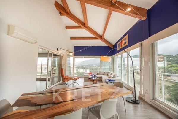 Appartement en Duplex de 188m2 en dernier étage à Bastia - Vue mer et montagne