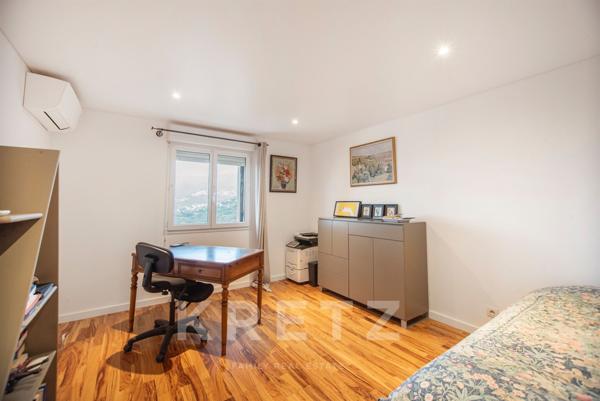 Appartement en Duplex de 188m2 en dernier étage à Bastia - Vue mer et montagne