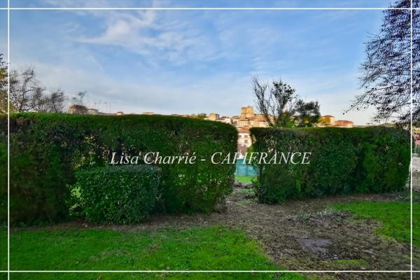 Maison 7 pièces de 164 m2 habitables sur 2407 m2 de terrain à AUCH : vivre à Auch comme à la campagne, avec la cathédrale en toile de fond