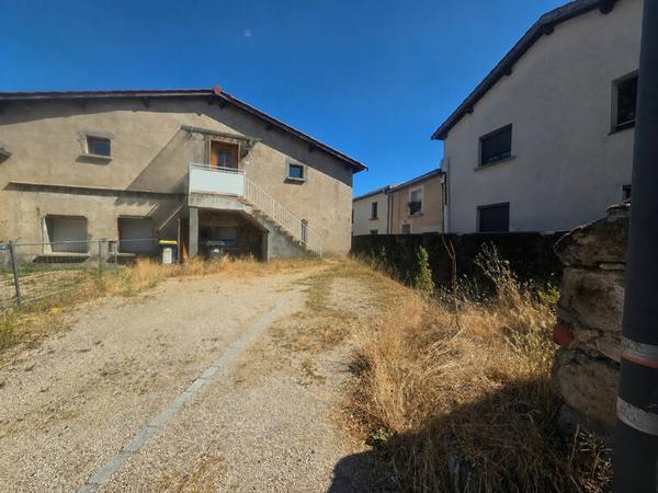 En exclusivité ? T2 bis de 67 m² avec extérieur privatif d'environ 110 m²