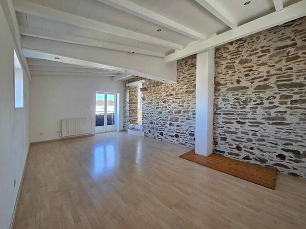 En exclusivité ? T2 bis de 67 m² avec extérieur privatif d'environ 110 m²