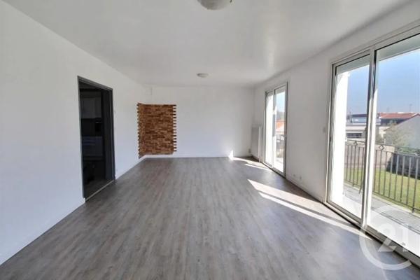 Maison à vendre  6 pièces - 139,18 m 2   ST SEBASTIEN SUR LOIRE  - 44