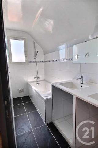 Maison à vendre  6 pièces - 139,18 m 2   ST SEBASTIEN SUR LOIRE  - 44