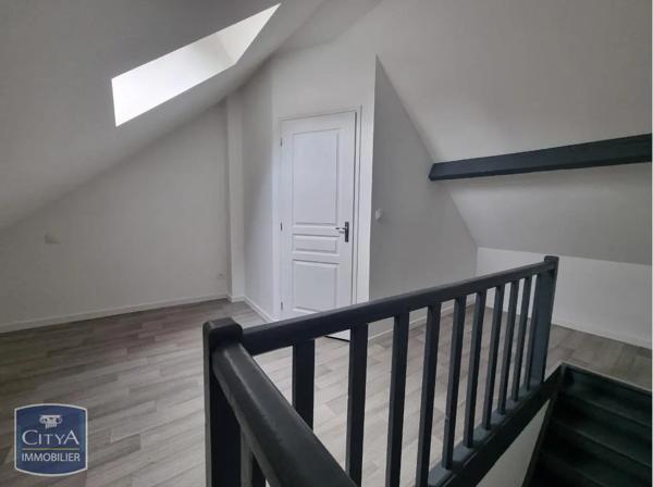Appartement à louer 1 pièce 24.25m² Saint-Quentin (02100)