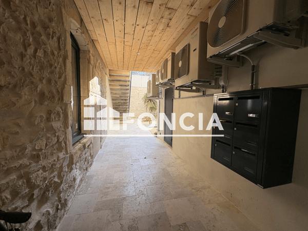 Location Local commercial 1 pièce 102.4 m² - Nîmes 30000