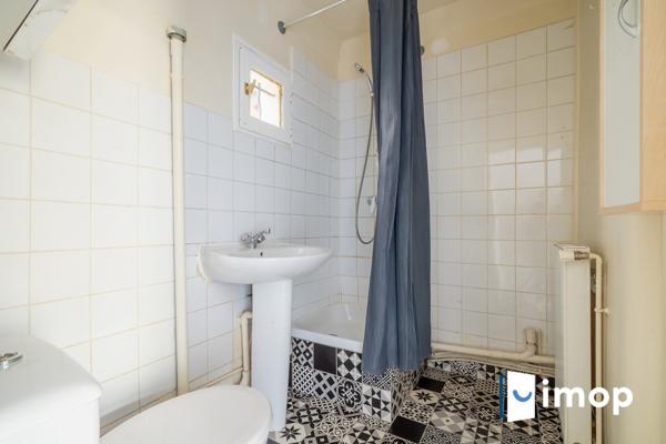 Métro croix de Chavaux - T2 lumineux