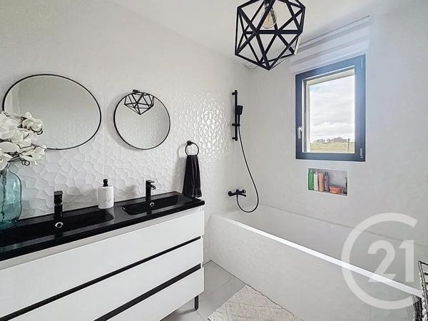 Maison à vendre  6 pièces - 120 m 2   CHATEAUBRIANT  - 44