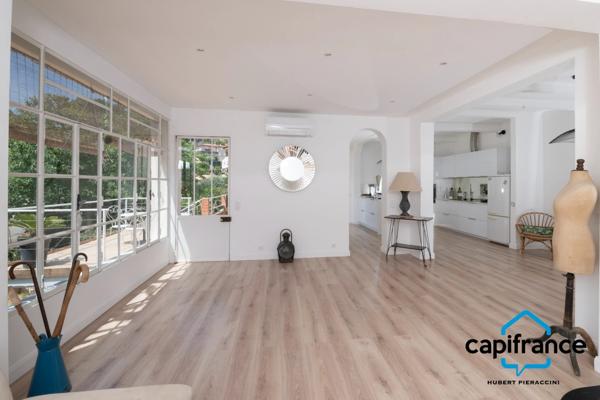 83 Ollioules La Courtine, Maison entierement rénovée avec goût, de 123 m2 (avec un studio) sur 386 m2 stationnement facile