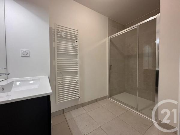 Appartement F3 à vendre  3 pièces - 65,60 m 2   LE FENOUILLER  - 85