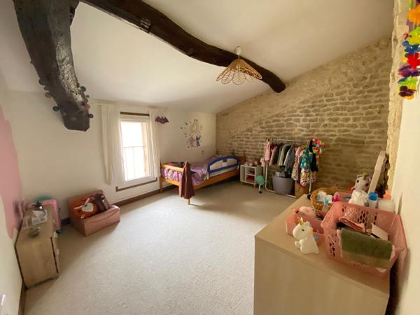 Maison de campagne avec 3 chambres et dépendances