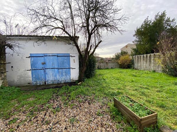 Maison de campagne avec 3 chambres et dépendances