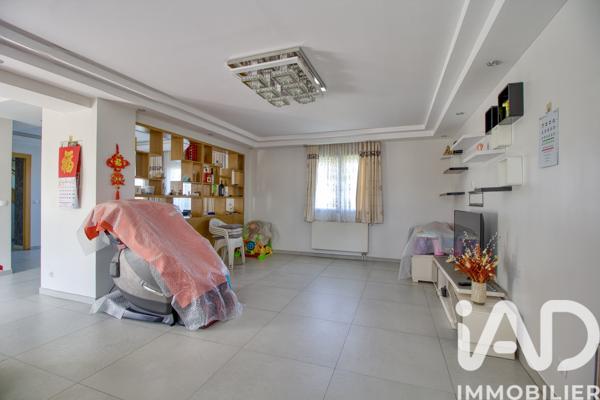 Maison à vendre 5 pièces 145 m² Saint-Maximin