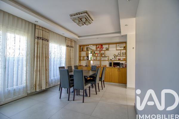 Maison à vendre 5 pièces 145 m² Saint-Maximin