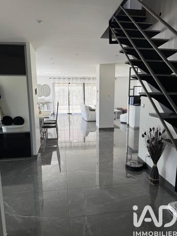 Maison à vendre 5 pièces 170 m² La Lande-de-Fronsac